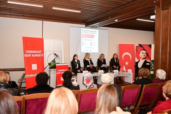 Osmangazi’de “Cumhuriyetin Çalıkuşları” paneli düzenlendi Tarihi Şadırvanlı Han’da Osmangazi Belediyesi, Osmangazi Kent Konseyi ve STK’lar