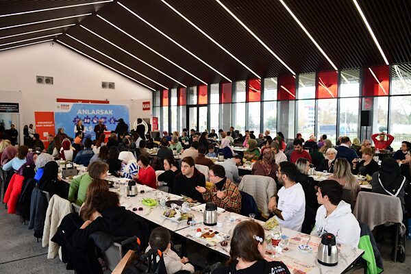 Osmangazi’de engelli bireyler ve aileleri kahvaltıda buluştu Osmangazi Belediyesi tarafından , 3 Aralık Dünya Engelliler Günü dolayısıyla