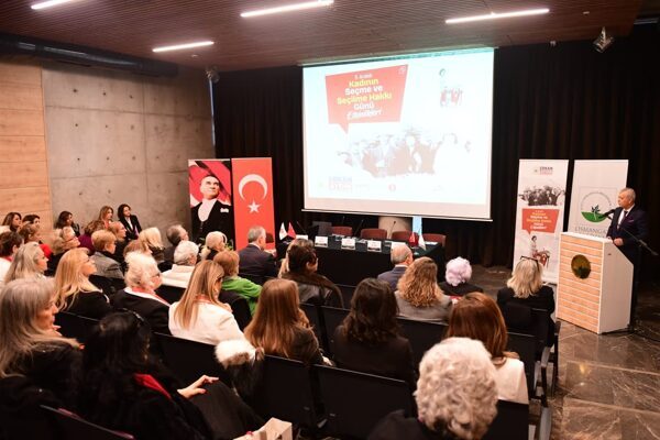 Panorama 1326 Bursa Fetih Müzesi’nde düzenlenen panele CHP Bursa Milletvekili