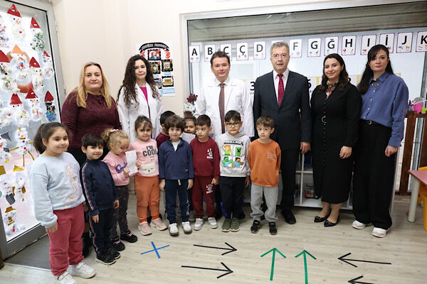 Osmangazi’de “Meslek Tanıtım Günleri” düzenlendi Osmangazi Belediyesi, çocuklara farklı meslekleri tanıtarak bilinçli seçimler yapmalarını desteklemek
