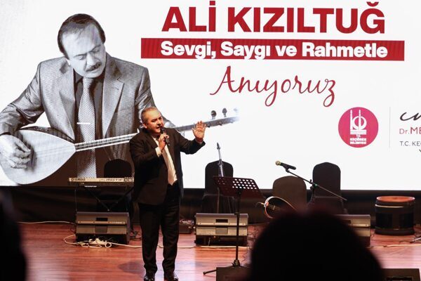 Özarslan: Kızıltuğ, yüce Türk milletinin kültür kodlarının aktarımıdır Keçiören Belediyesi, Halk Ozanı Ali Kızıltuğ’u vefatının 8. yıl dönümünde
