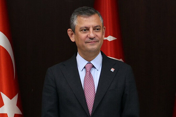 Özel: Fatih Altaylı’ya yapılan, düşman hukukunun daniskasıdır! Cumhuriyet Halk Partisi (CHP) Genel Başkanı Özgür Özel, Silivri ziyareti