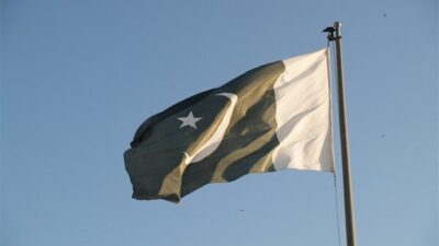 Pakistan Başbakan Yardımcısı ve Dışişleri Bakanı Dar, Bondi Plajı'nda bir