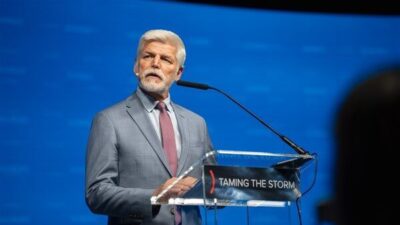 Pavel’in bölgeye yaptığı ziyarette, özellikle risk altındaki çocuklara yardım eden,