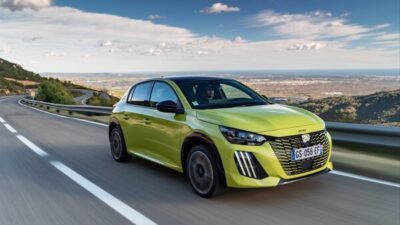 PEUGEOT, yenilikçi teknolojileri ve üstün sürüş keyfiyle dikkat çeken binek