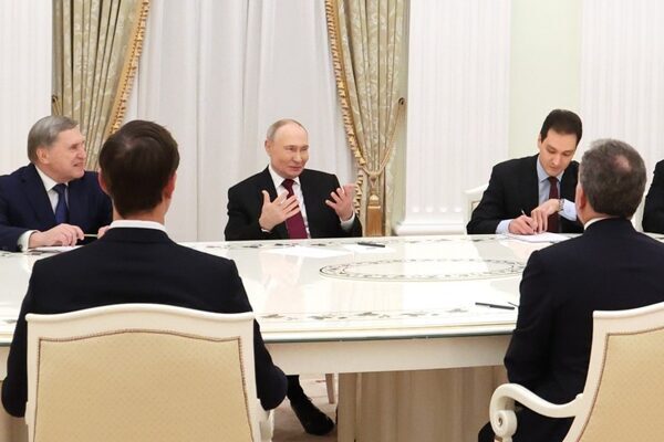 Sabah seansının başlangıcında, Mosbirji Endeksi (iMOEX2) önceki kapanışa göre yüzde