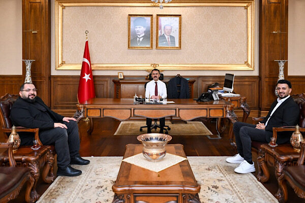 Safarov, Kocaeli Valisi Aktaş’ı ziyaret etti Kocaeli Valisi İlhami Aktaş, Perfect Timing Holding Tıp Departmanı ve