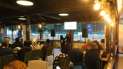 Sapanca’da gerçekleştirilen “Sağlıklı Beslenme Söyleşisi” vatandaşların katılımıyla düzenlendi. Havuz Kafe’de