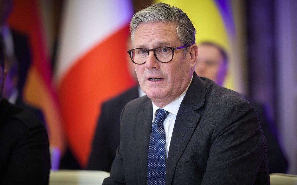 Starmer: Şiddet ihmal edilen bir ulusal acil durum niteliği taşıyor Birleşik Krallık Başbakanı Starmer, kadınlara ve kız çocuklarına yönelik şiddetin,