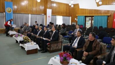 Kavakçılık ve Hızlı gelişen Ağaçlar Araştırma Enstitüsü Müdürlüğü konferans salonunda