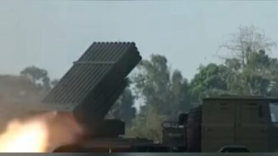 Her iki ülke de çatışmayı başlatmakla birbirlerini suçluyor. Tayland Silahlı