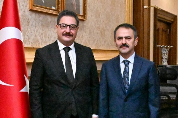 Tokat’tan Aktaş’a veda ziyareti Kocaeli 2. İdare Mahkemesi Başkanı Bilal Tokat, yeni görevi dolayısıyla