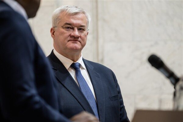 Ukrayna Dışişleri Bakanı Sybiha, Fransız meslektaşı Barrot ile görüştü Ukrayna Dışişleri Bakanı Sybiha, Fransa Dışişleri Bakanı Jean-Noel Barrot ile