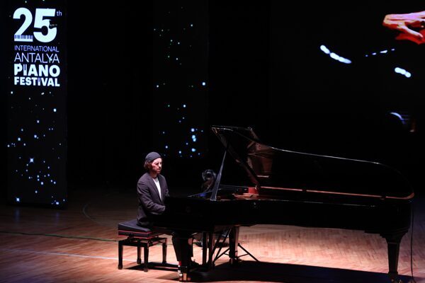 Antalya Büyükşehir Belediyesi’nin bu yıl 25’inci kez müzikseverlerle buluşan Uluslararası