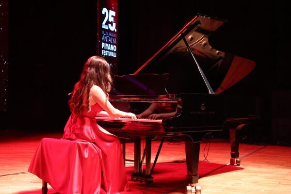 Piyano Festivali kapsamında Atatürk Kültür Merkezi Aspendos Salonu’nda 'Genç Yetenekler'