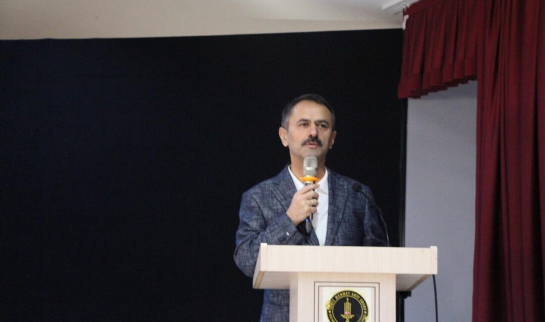 Vali Aktaş, İslami İlimler Çalıştayı’na katıldı Kocaeli Valisi Aktaş, İzmit Mehmet Akif Ersoy Kız Anadolu İmam