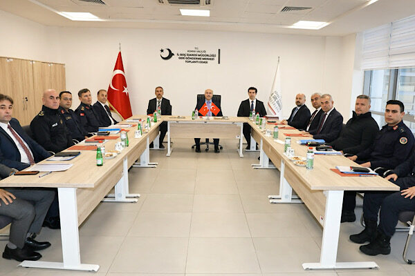 Adana Valisi Yavuz Selim Kösger, Göç İdaresi Müdürlüğüne bağlı Geri