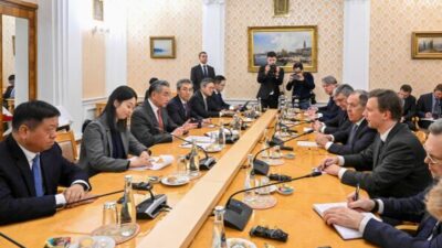 Çin Komünist Partisi (ÇKP) Merkez Komitesi Siyasi Bürosu Üyesi ve