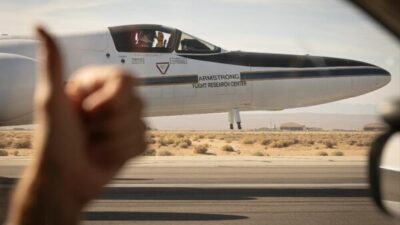 NASA'dan yapılan açıklamada, "Yüksek irtifa araştırma uçağının burnuna yerleştirilen yeni