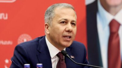 İçişleri Bakanı Ali Yerlikaya, İstanbul'un Ümraniye ilçesinde makas atıp, tehlikeli şekilde