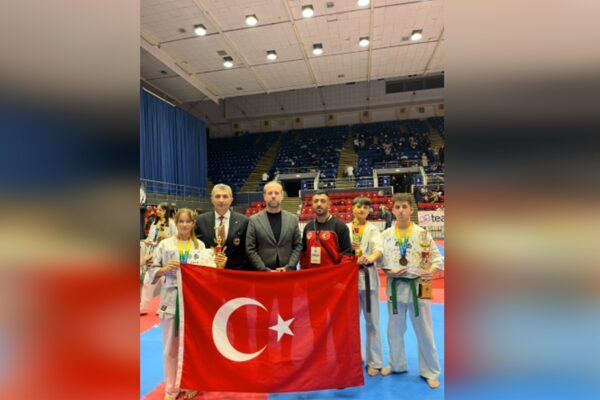 Yıldırımlı sporcular, başarılar elde etti Yıldırım Belediyesi Spor Kulübü 6 sporcu ile katıldığı organizasyondan 3