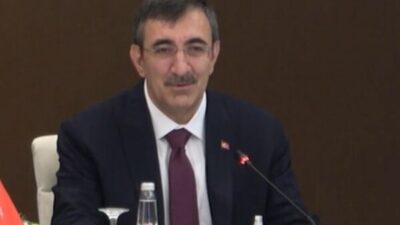Cumhurbaşkanı Yardımcısı Yılmaz, TÜGVA İl Üniversite Yönetimleri Kampı vesilesiyle, gençlerle
