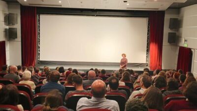 Konak Kültürevi’nde gerçekleştirilen “Bir Yönetmen Bir Söyleşi” etkinliği kapsamında, yönetmenliğini