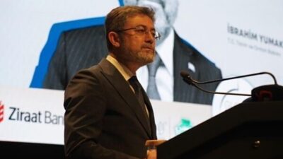 Tarım ve Orman Bakanı İbrahim Yumaklı, genç bir üreticinin üniversite