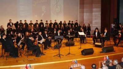 Bursa, Zeki Müren’i doğumunun 94. yılında andı. Merinos Atatürk Kongre