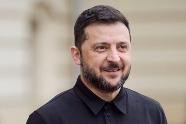 Zelenski: Hanuka ışıkları, her Yahudi ailesinin evine sıcaklık ve barış getirsin Ukrayna Devlet Başkanı Volodimir Zelenski, Hanuka’nın başlangıcı nedeniyle bir mesaj