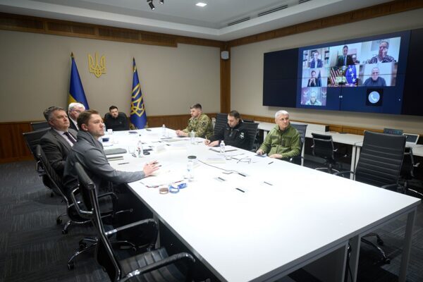 Zelenski ve ekibi, Amerika heyetiyle görüştü Amerikan tarafını Dışişleri Bakanı Marco Rubio, ABD Savaş Bakanı Pete